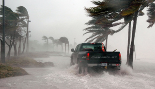 الأعاصير تهدد 6 ملايين شخص في ولايتي تكساس وأوكلاهوما