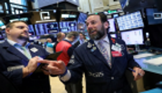 وول ستريت تفتح مرتفعة لانتعاش شركات التكنولوجيا