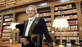 الكاتب اللبناني العالمي أمين معلوف.