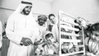 الشيخ زايد.. رمز العطاء ومدرسة العمل الإنساني العالمي