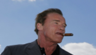 بيفرلي هيلز تستعد لحظر التبغ وتستثني المشاهير