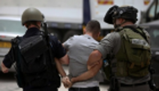 منذ بداية رمضان.. إسرائيل تواصل مداهماتها بالضفة واعتقال 83 فلسطينيا