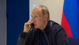 بوتين وميركل وماكرون يبحثون هاتفيا الملف الأوكراني