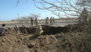 بالصور.. تدمير نفق حوثي ملغم بمدخل الحديدة اليمنية