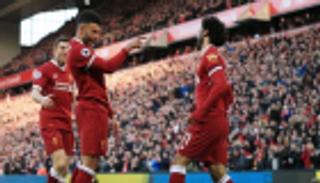 تشامبرلين يوجه رسالة لصلاح بعد فيديو الطائرة