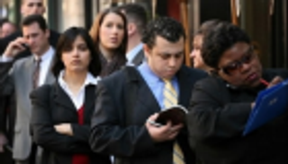 تراجع طلبات إعانة البطالة الأمريكية على غير المتوقع