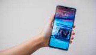 هل تستطيع هواوي إنتاج هواتف ذكية دون مكونات أمريكية؟