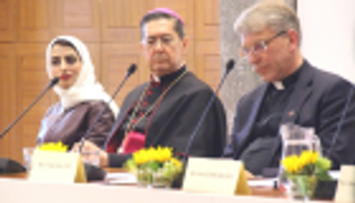 بالصور.. الإمارات تشارك بمؤتمر التعايش السلمي بين الأديان في جنيف