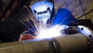 دراسة تحذر من خطورة أبخرة اللحام.. تسبب سرطان الرئة