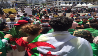 جانب من الاحتجاجات بالجزائر