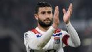 ليون يمنح نبيل فقير الضوء الأخضر للرحيل