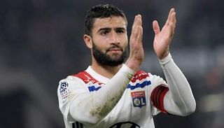 نبيل فقير بقميص ليون