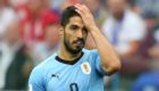 مدرب أوروجواي يُمني نفسه بلحاق سواريز بكوبا أمريكا