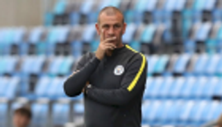 كومباني يخطف مدرب مواهب مانشستر سيتي