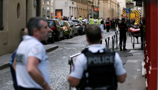 الشرطة تطوق مكان الحادث