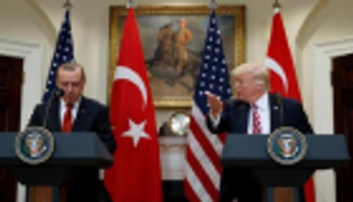 صحيفة نمساوية: أردوغان يغرق في أزمات الاقتصاد والعقوبات الأمريكية