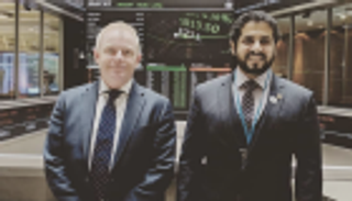 سوق أبوظبي للأوراق المالية يبحث التعاون مع بورصة لندن