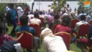 القوات اليمنية تغيث الأسر المحاصرة في الدريهمي