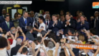 فالنسيا يحقق أرقاما تاريخية.. وميسي النقطة المضيئة في برشلونة