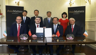 مذكرة تفاهم بين مركز أبحاث "آسيا ماترز" وجمعية الصداقة 