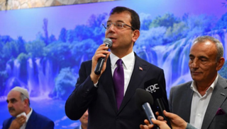 أكرم إمام أوغلو عقب مشاركته في برنامج إفطار رمضاني بإسطنبول