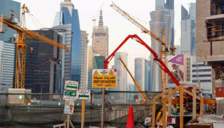 تراجع الإيرادات وارتفاع النفقات أضر بمالية قطر