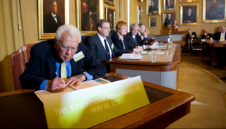 عالم الفيزياء الأمريكي موري جيلمان