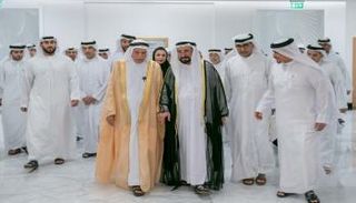 حاكم الشارقة يفتتح الدورة الأولى من معرض الكتاب الإماراتي