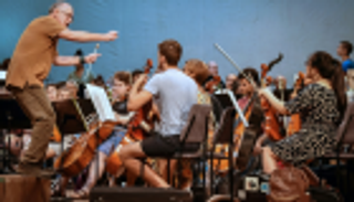 فرقة موسيقية شبابية تسعى لمد الجسور بين واشنطن وهافانا