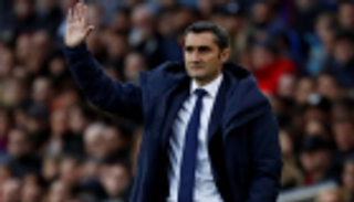 تقارير.. برشلونة يبلغ فالفيردي برحيله.. والمدرب يرفض الاستقالة