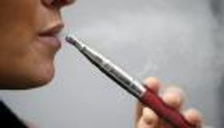 دراسة تحذر: سائل السجائر الإلكترونية خطر على القلب