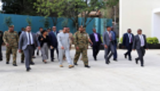 آبي أحمد للبرهان: ندعم الانتقال السلمي بالسودان