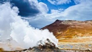 أحد مواقع البخار البركاني في إثيوبيا 