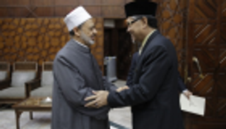 شيخ الأزهر: مستعدون لإنشاء مركز يعلّم العربية في ماليزيا