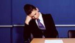 دراسة: اضطراب النوم يقود الموظفين إلى انحرافات سلوكية