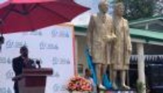 رئيس وزراء إثيوبيا يُدشّن تمثالَ طبيبة أسترالية تقديراً لجهودها