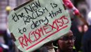 تبييض الوجوه.. حيلة الأطفال لتجنب العنصرية في بريطانيا