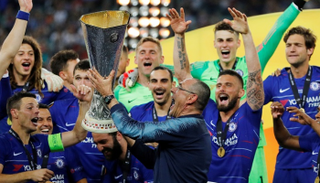 ساري مع كأس اليوروباليج