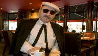 وفاة الموسيقي الأمريكي ليون ريدبون عن 69 عاما