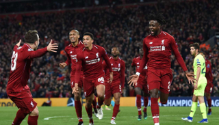 فرحة لاعبي ليفربول   