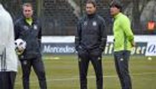 لوف يكشف كيفية إدارته لمنتخب ألمانيا من المستشفى