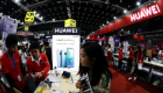 ضغط أمريكي جديد.. هواوي قريبة من السلطة ولا يمكن الوثوق بها
