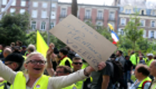 مظاهرات لـ"السترات الصفراء" في باريس وسط تصميم على الاستمرار