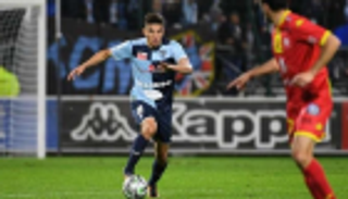 منافسة فرنسية على الجزائري فرحات 