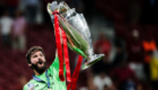 مدرب حراس ليفربول يشيد بمستوى أليسون الاستثنائي