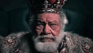 الممثل المصري يحيى الفخراني في شخصية "الملك لير" 