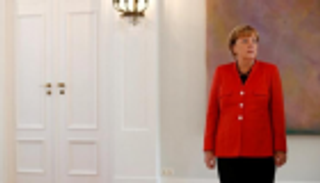 ميركل تتمسك باستمرار الائتلاف الحاكم رغم الأزمات