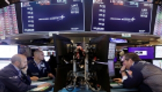 مخاوف التجارة تواصل تأثيرها السلبي على وول ستريت