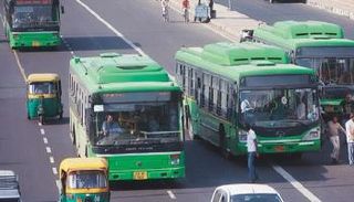 نيودلهي تواجه العنف ضد المرأة بركوب مجاني للمواصلات