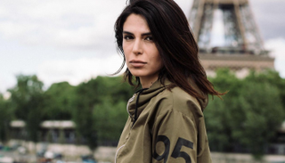 عارضة الأزياء الإيرانية نيجازيا